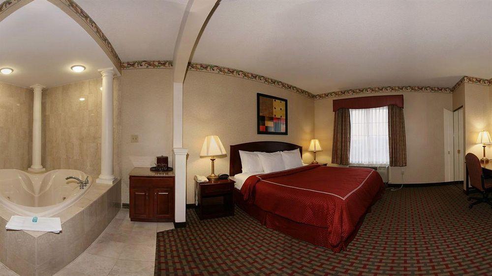 Quality Suites Nyc Gateway North Bergen Exteriör bild