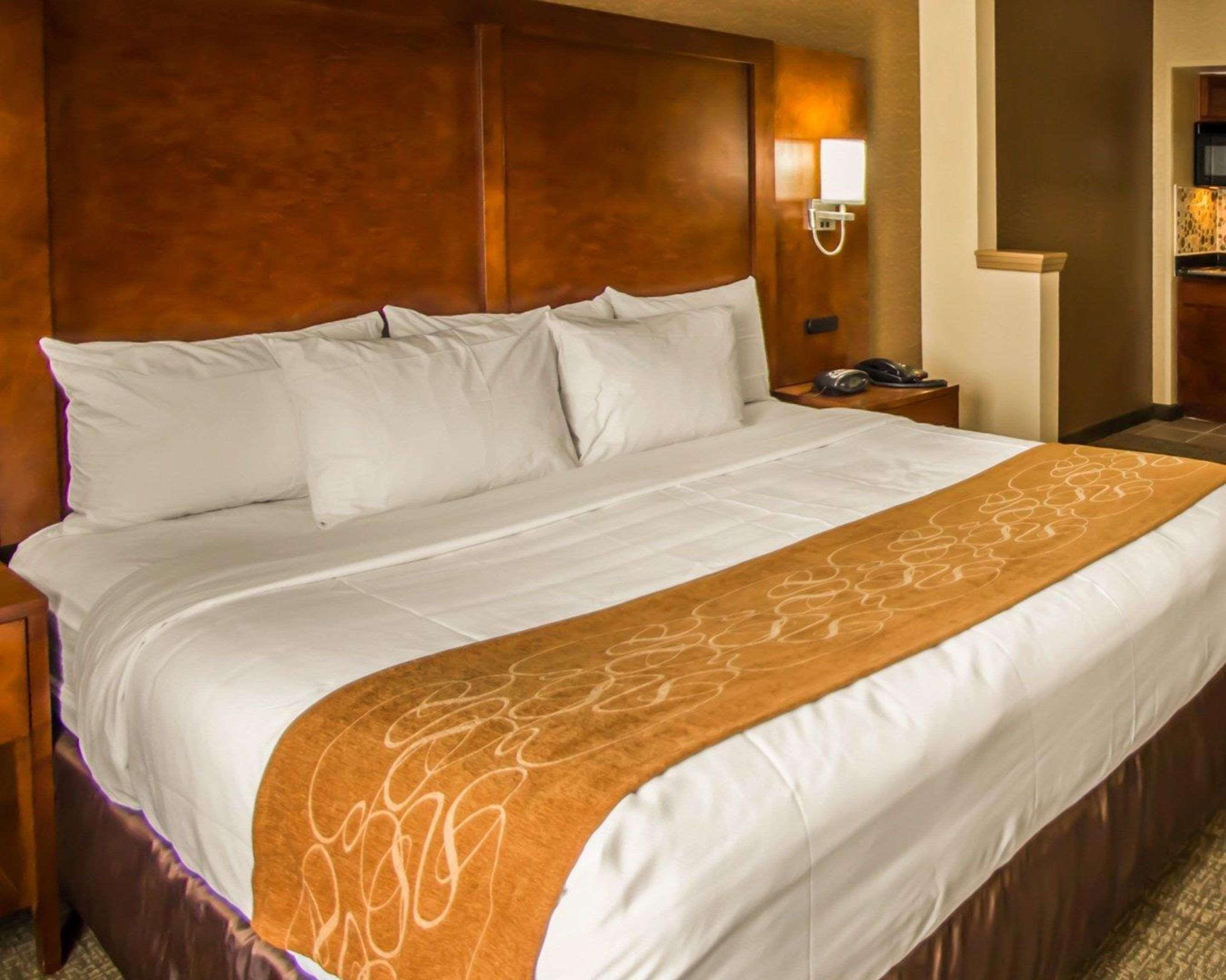Quality Suites Nyc Gateway North Bergen Exteriör bild