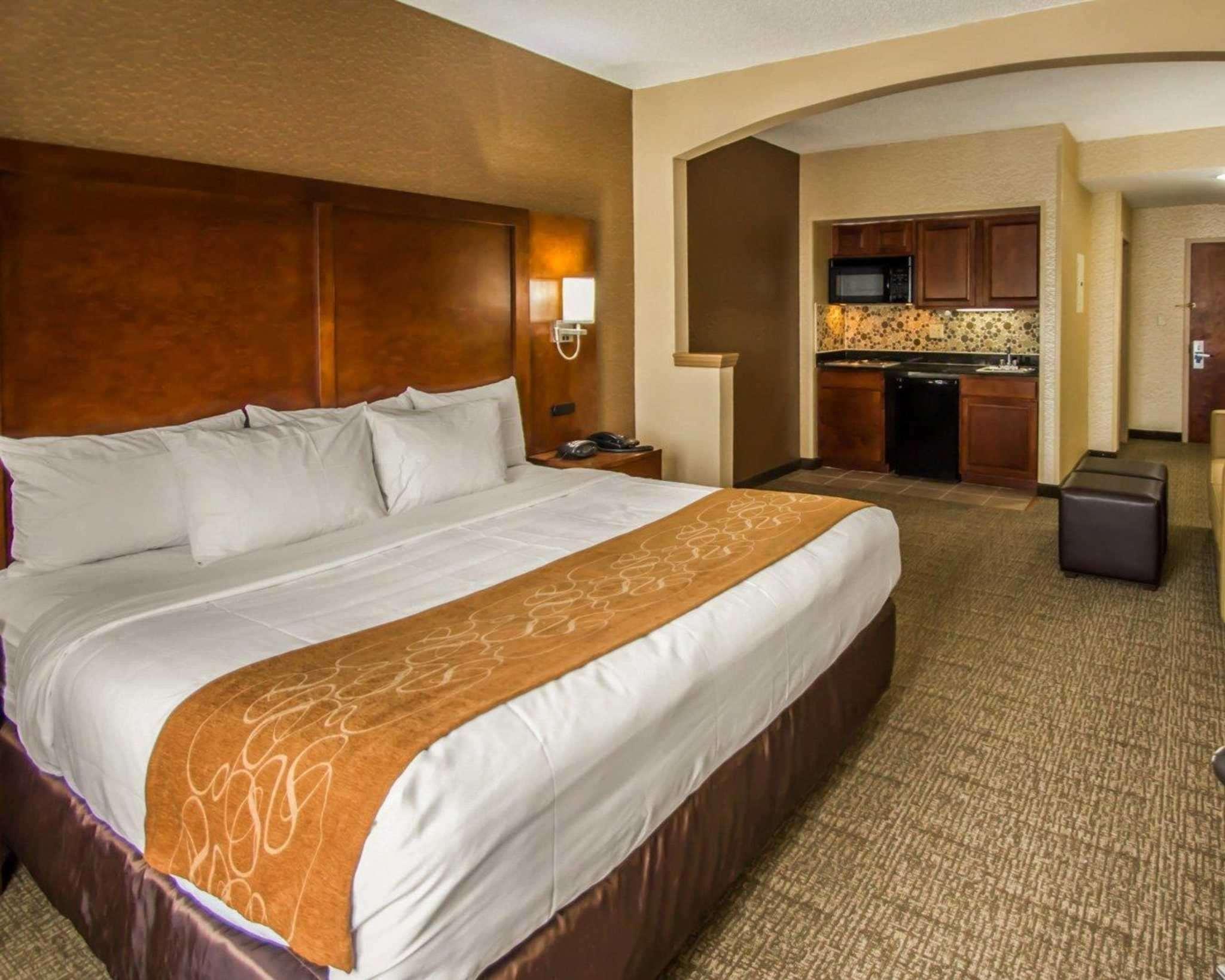 Quality Suites Nyc Gateway North Bergen Exteriör bild