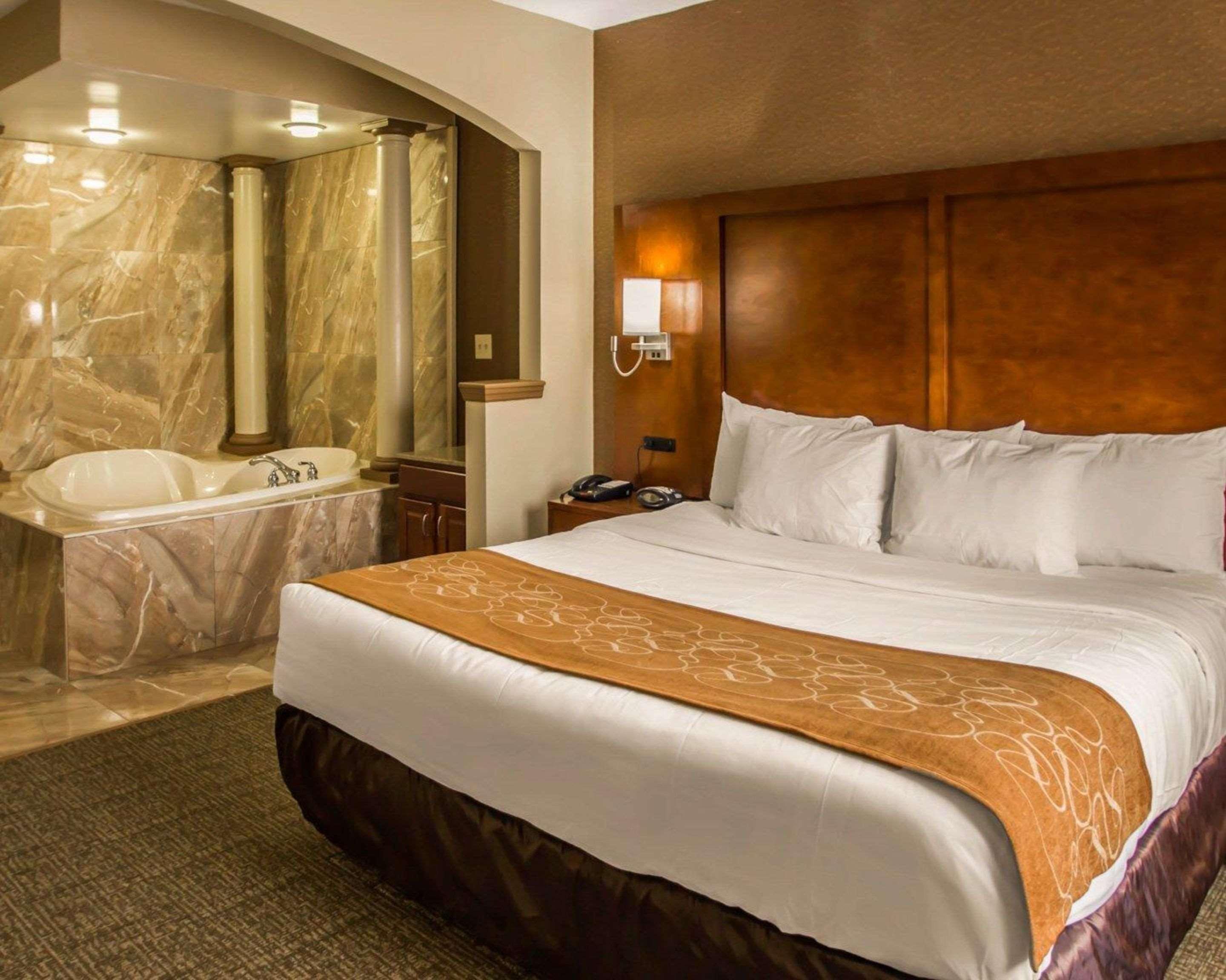 Quality Suites Nyc Gateway North Bergen Exteriör bild