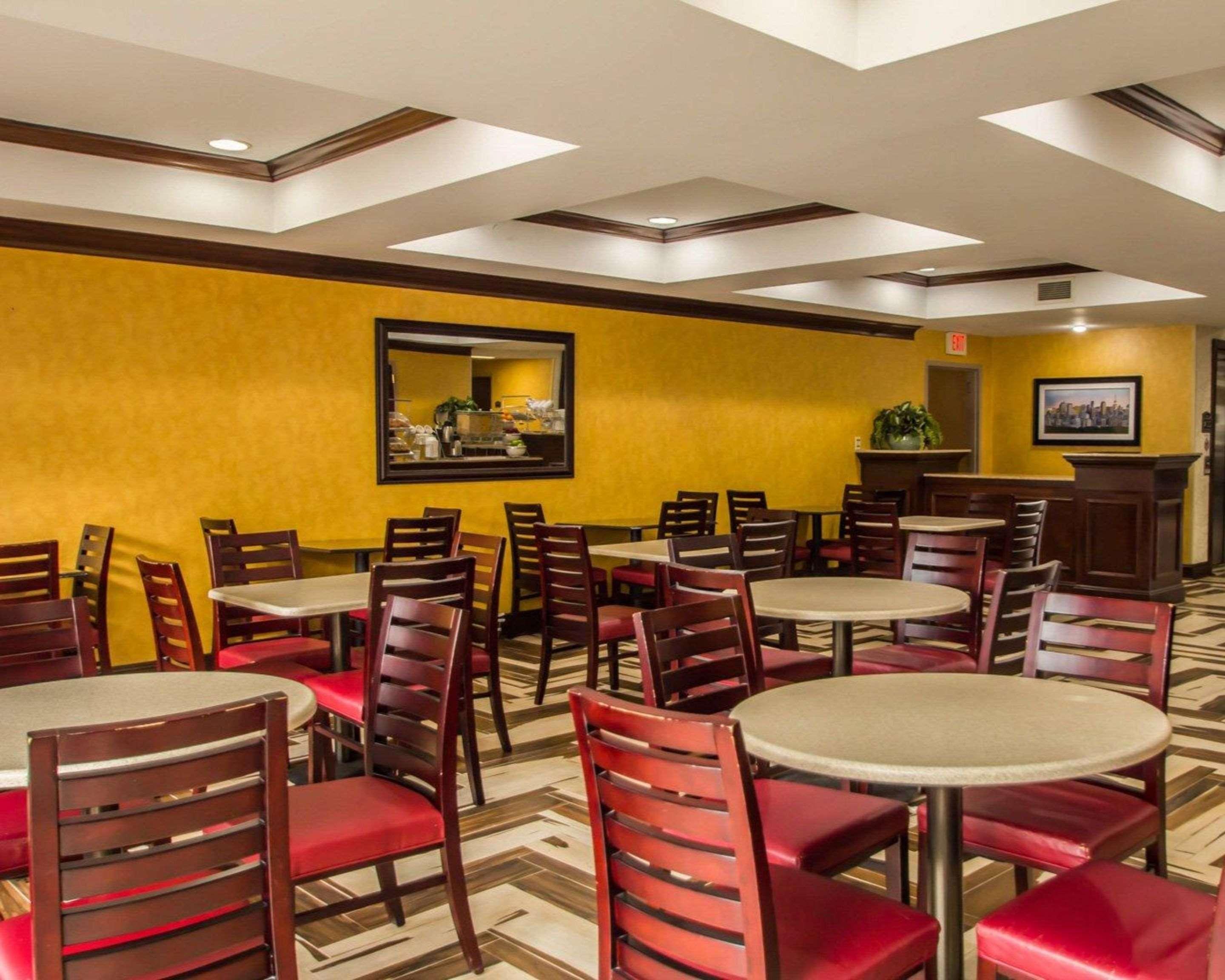 Quality Suites Nyc Gateway North Bergen Exteriör bild