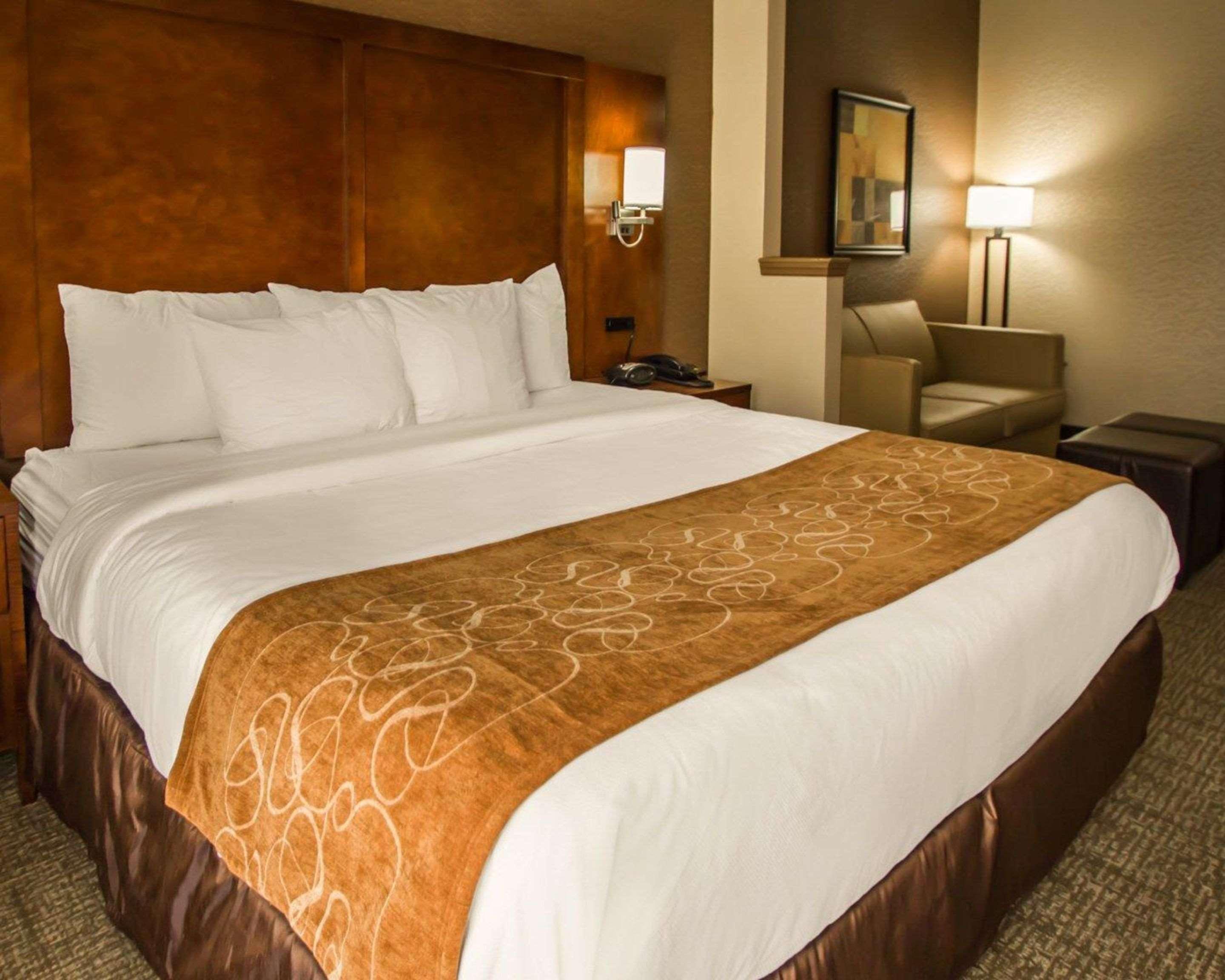 Quality Suites Nyc Gateway North Bergen Exteriör bild