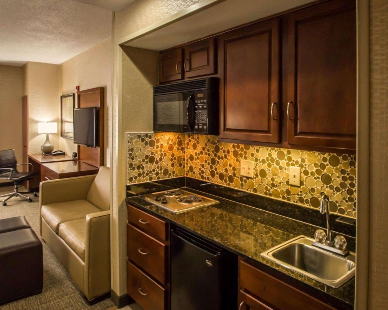 Quality Suites Nyc Gateway North Bergen Exteriör bild